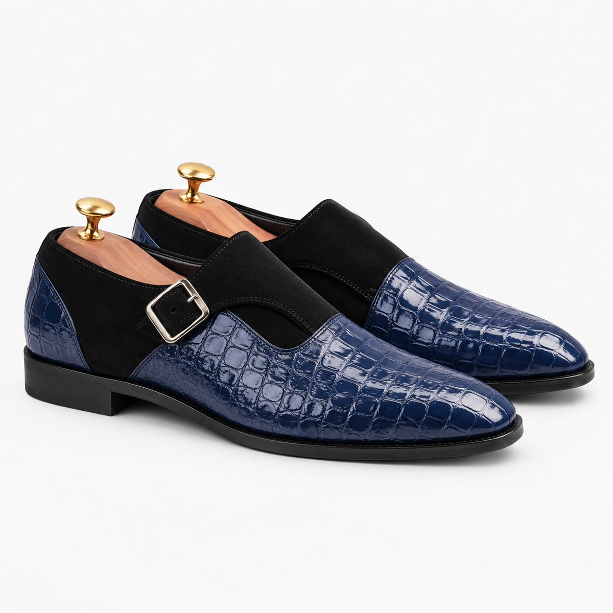 Sapatos clássicos com padrão de pele de cobra