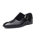 Sapatos clássicos com padrão de pele de cobra