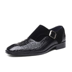 Sapatos clássicos com padrão de pele de cobra