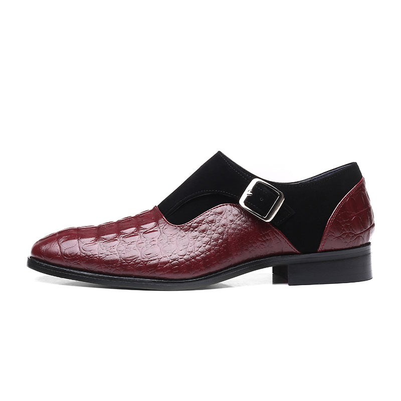 Sapatos clássicos com padrão de pele de cobra