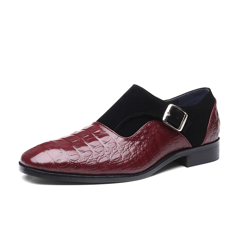 Sapatos clássicos com padrão de pele de cobra